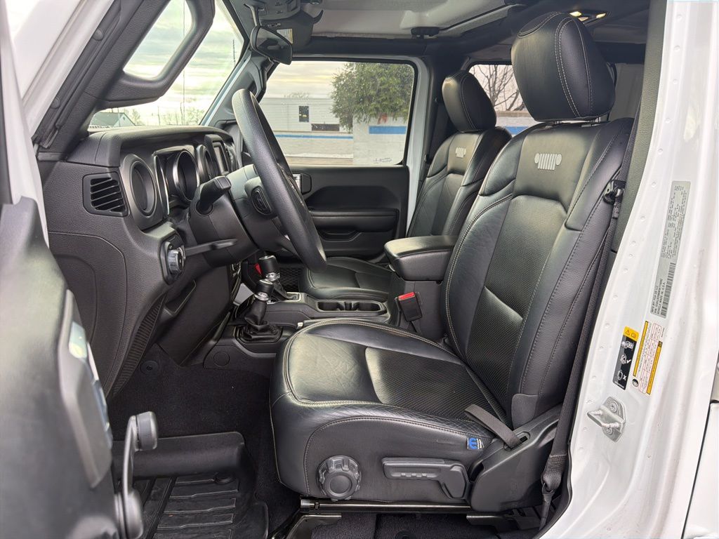 Thumbnail: 2021 Jeep Wrangler - 18