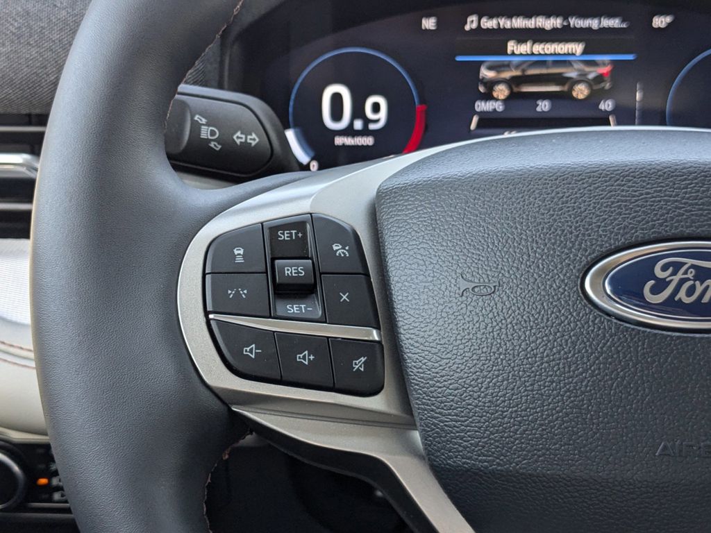 2025 Ford Explorer Active