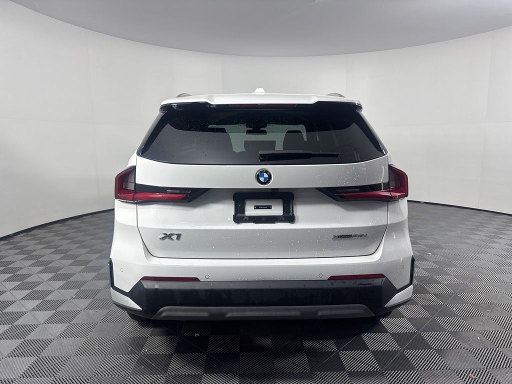 Thumbnail: 2023 BMW X1 - 6