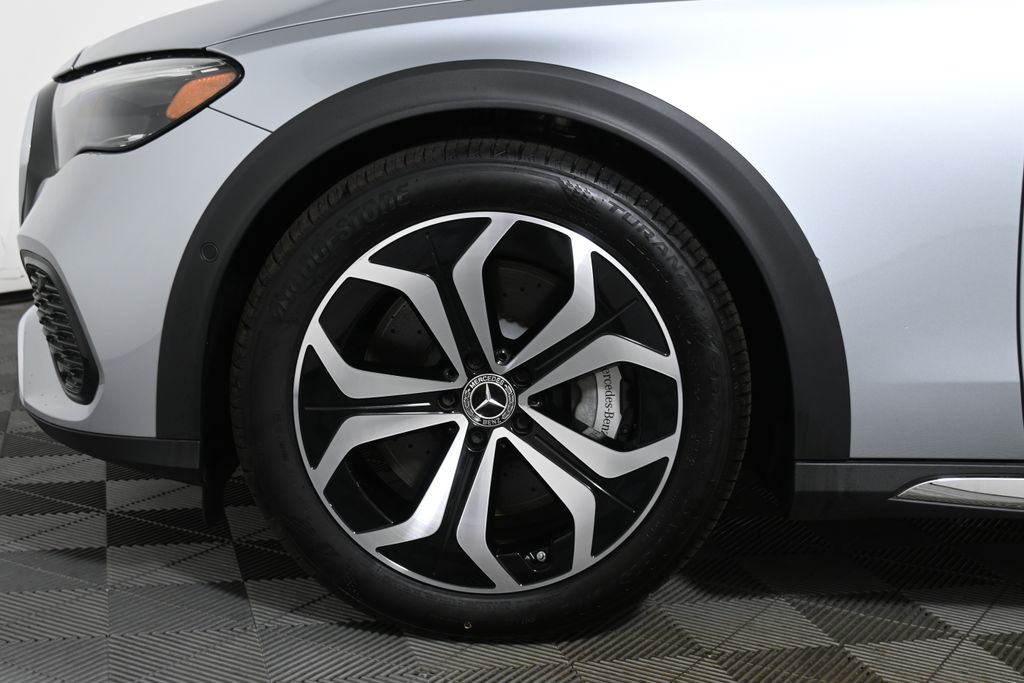 Thumbnail: 2025 Mercedes-Benz E-Class - 11