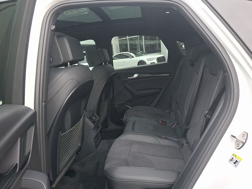 Thumbnail: 2023 Audi SQ5 - 10