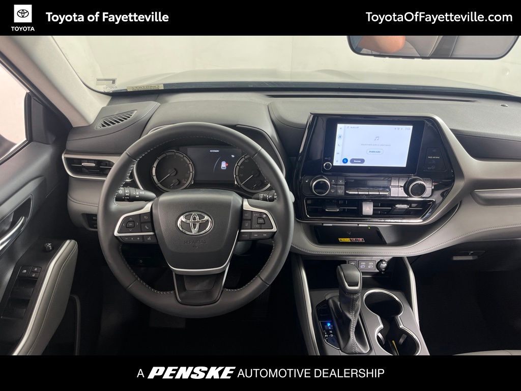 Thumbnail: 2026 Toyota Highlander - 2