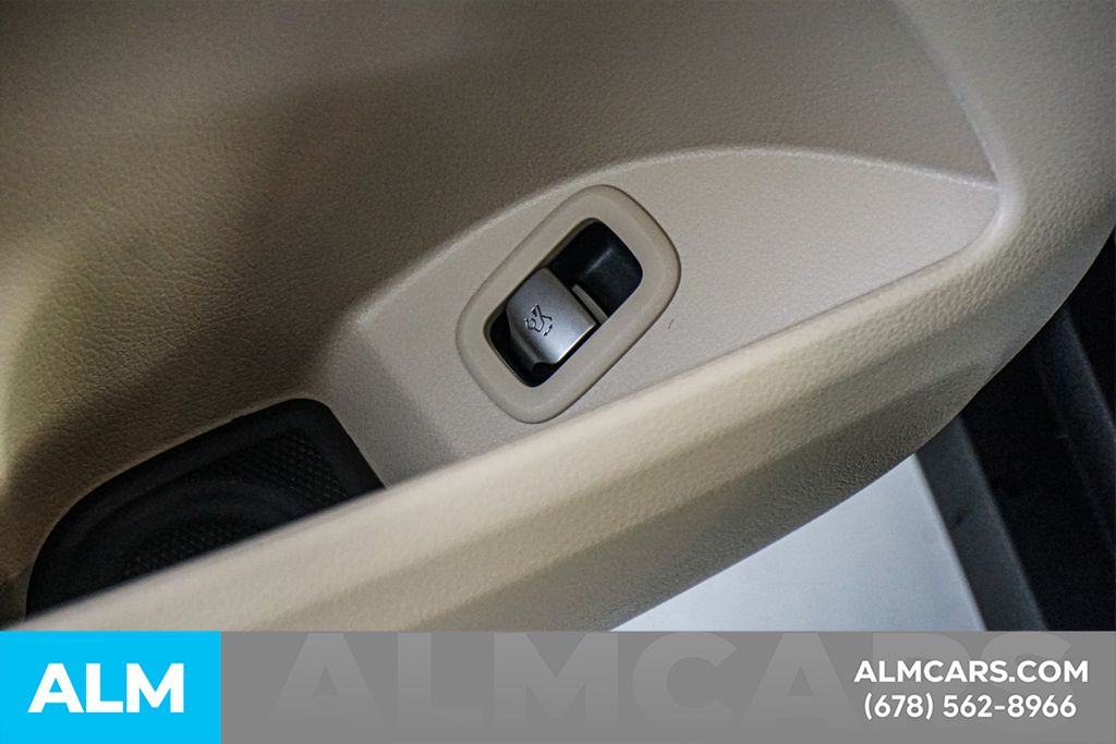 Used 2026 Silver Mercedes-Benz GLC 300 image 52