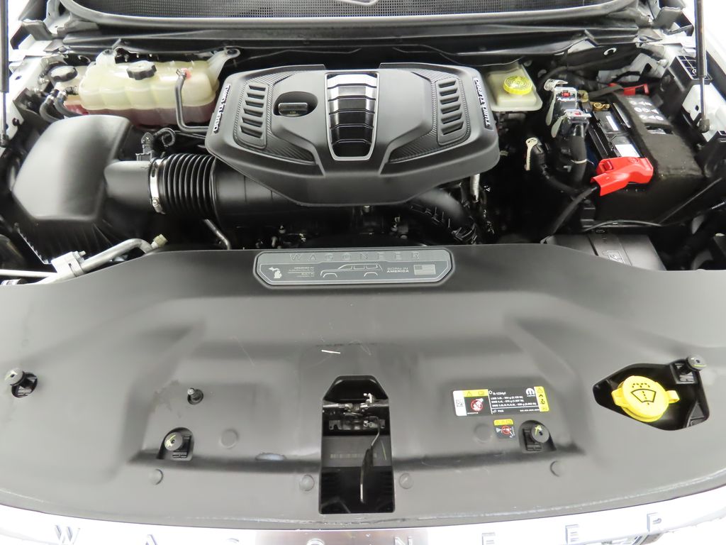 Thumbnail: 2023 Jeep Grand Wagoneer - 28