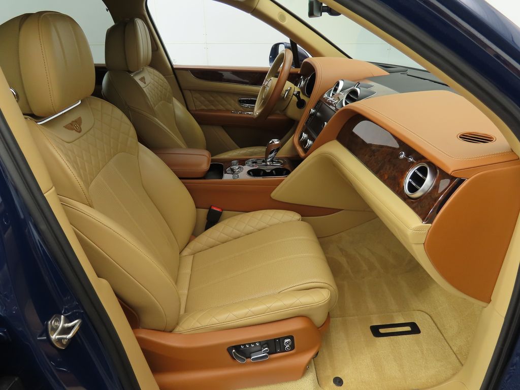 Thumbnail: 2018 Bentley Bentayga - 20