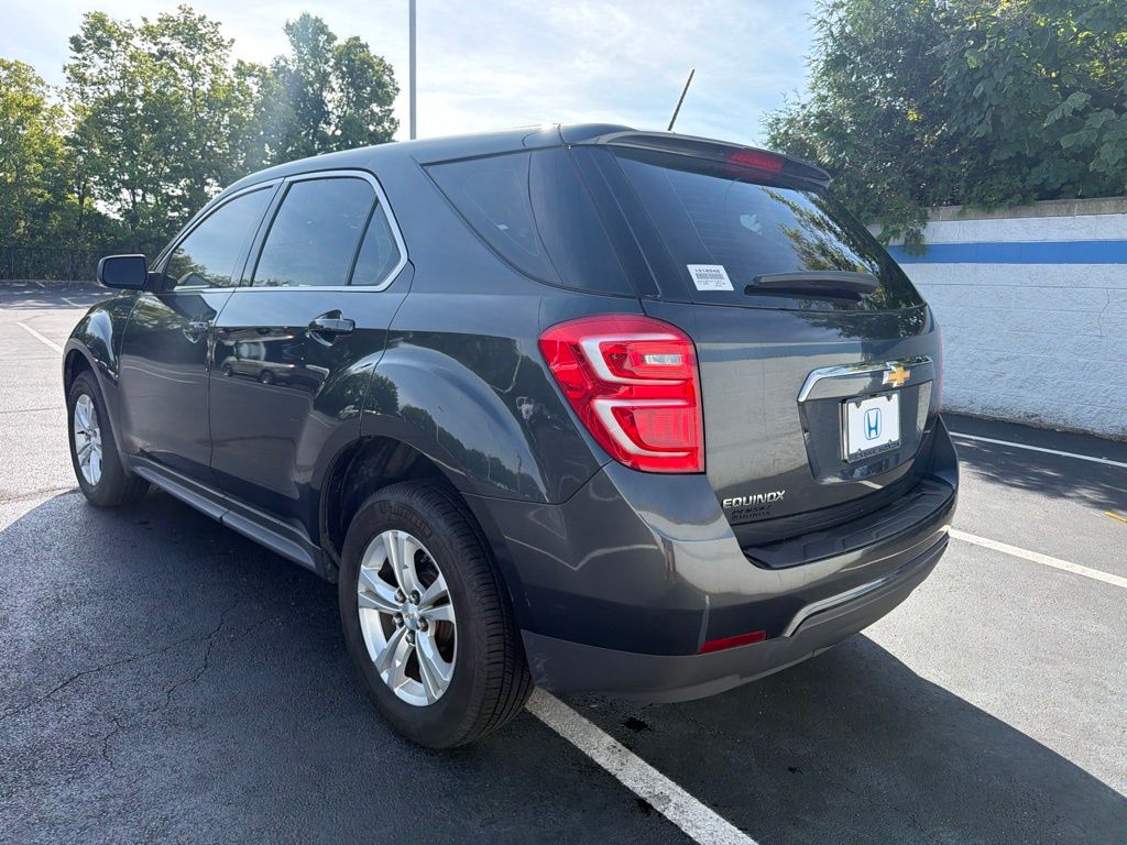 Thumbnail: 2017 Chevrolet Equinox - 3