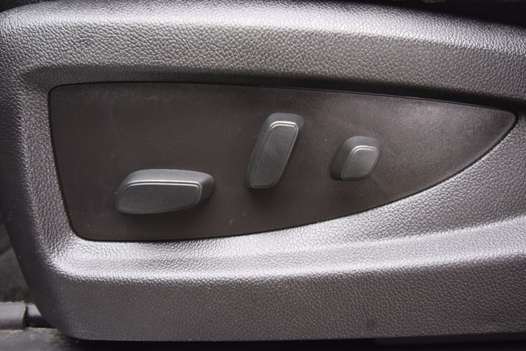 used 2016 Chevrolet Suburban car, priced at $11,000