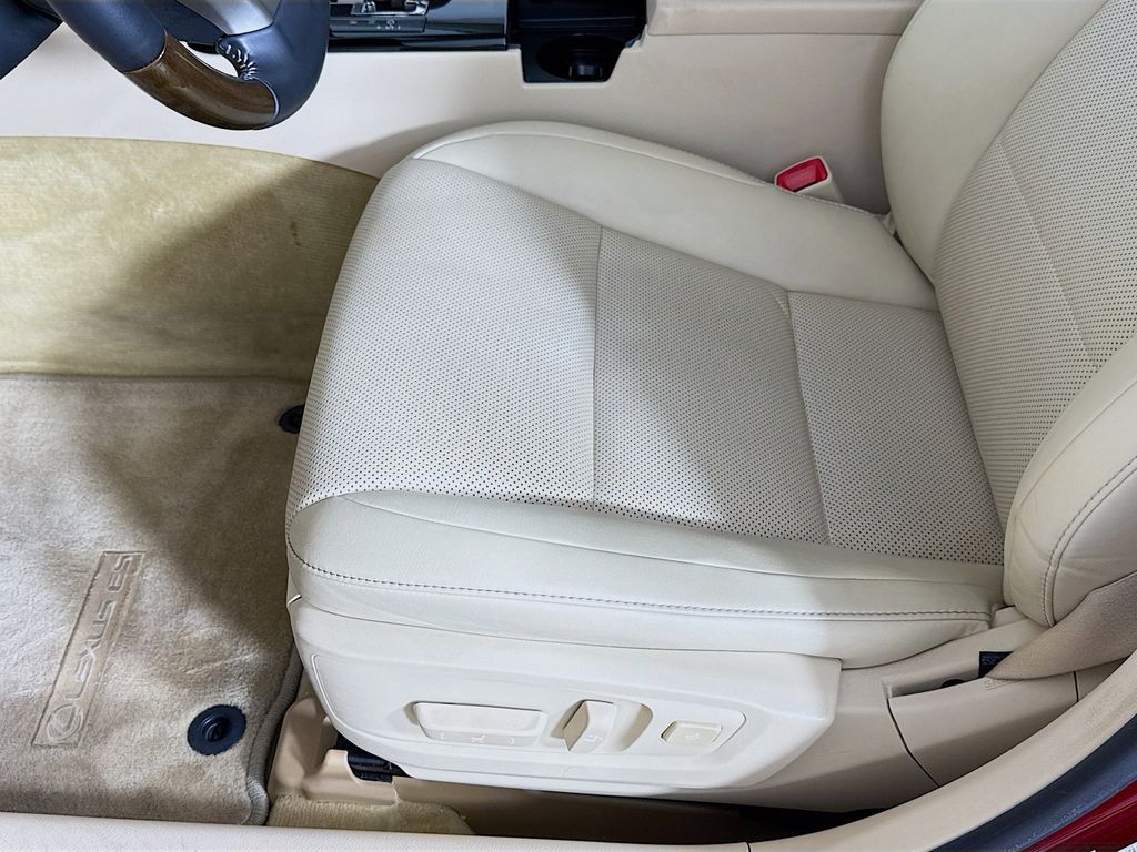Thumbnail: 2015 Lexus ES - 19