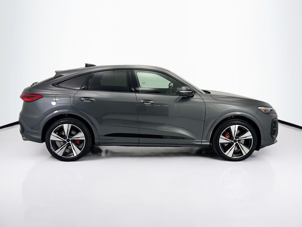 Thumbnail: 2026 Audi SQ5 - 4