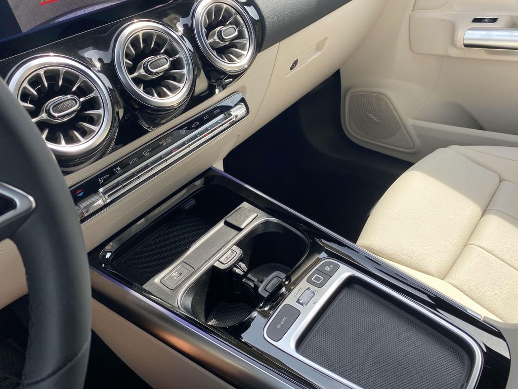 2025 Mercedes-Benz GLA 250 28