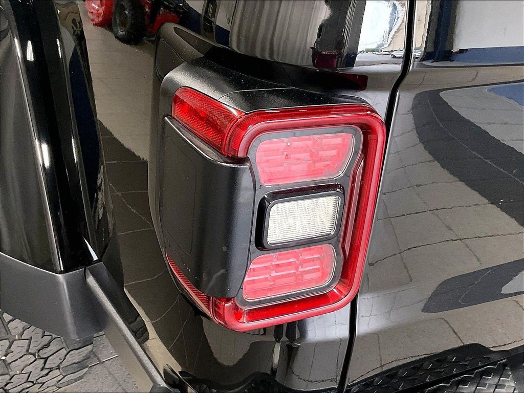 2021 Jeep Gladiator — photo 33