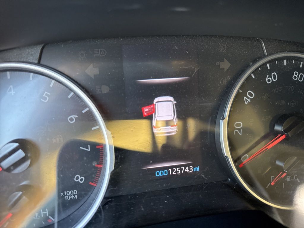 Thumbnail: 2019 Toyota RAV4 - 8