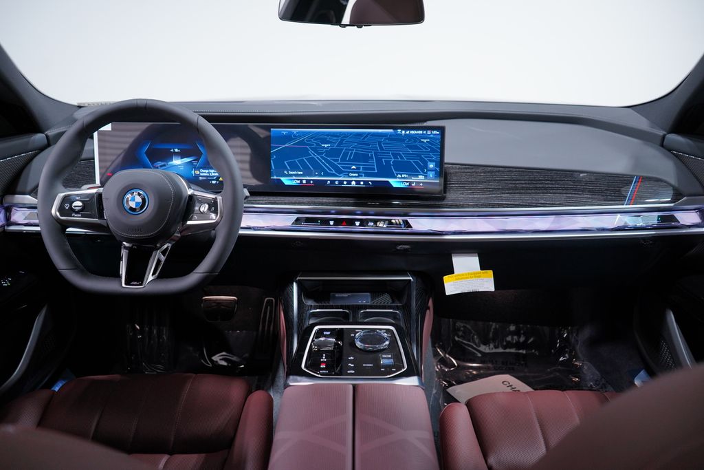 Thumbnail: 2026 BMW i7 - 10