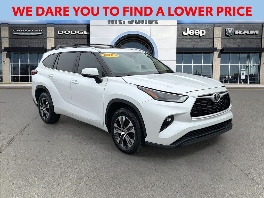 2023 Toyota Highlander XLE FWD