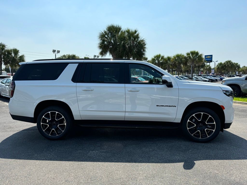 2024 Chevrolet Suburban RST 8