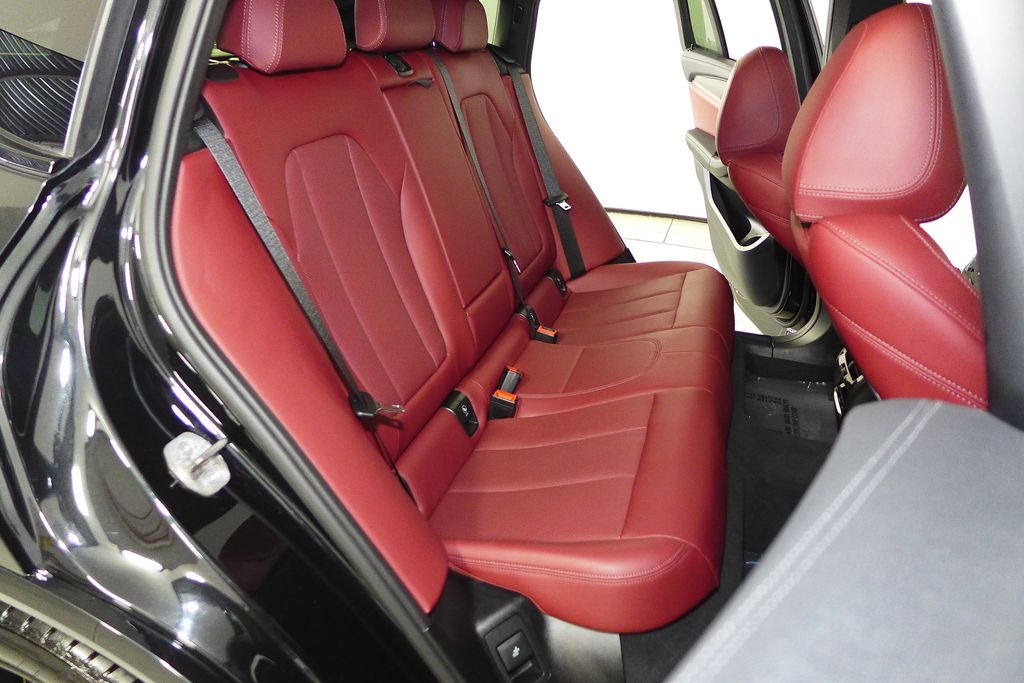 Thumbnail: 2023 BMW X4 - 20