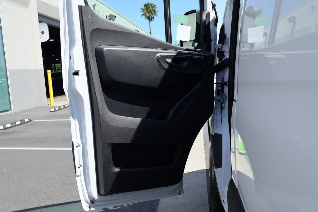 Thumbnail: 2025 Mercedes-Benz Sprinter - 7