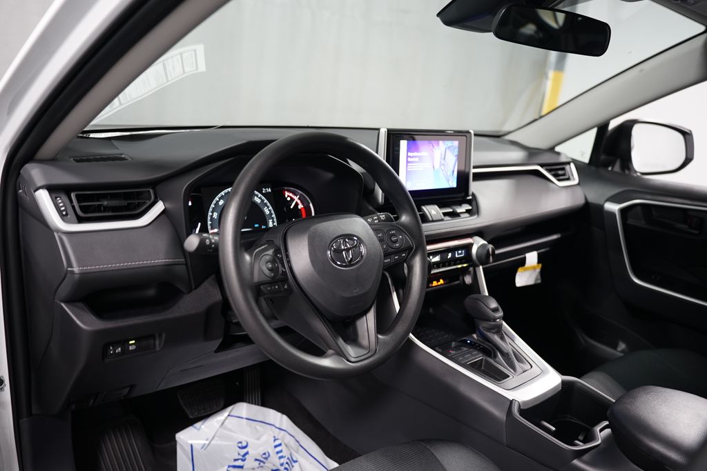 Thumbnail: 2025 Toyota RAV4 - 11