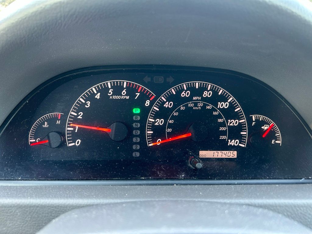 Thumbnail: 2005 Toyota Camry - 21