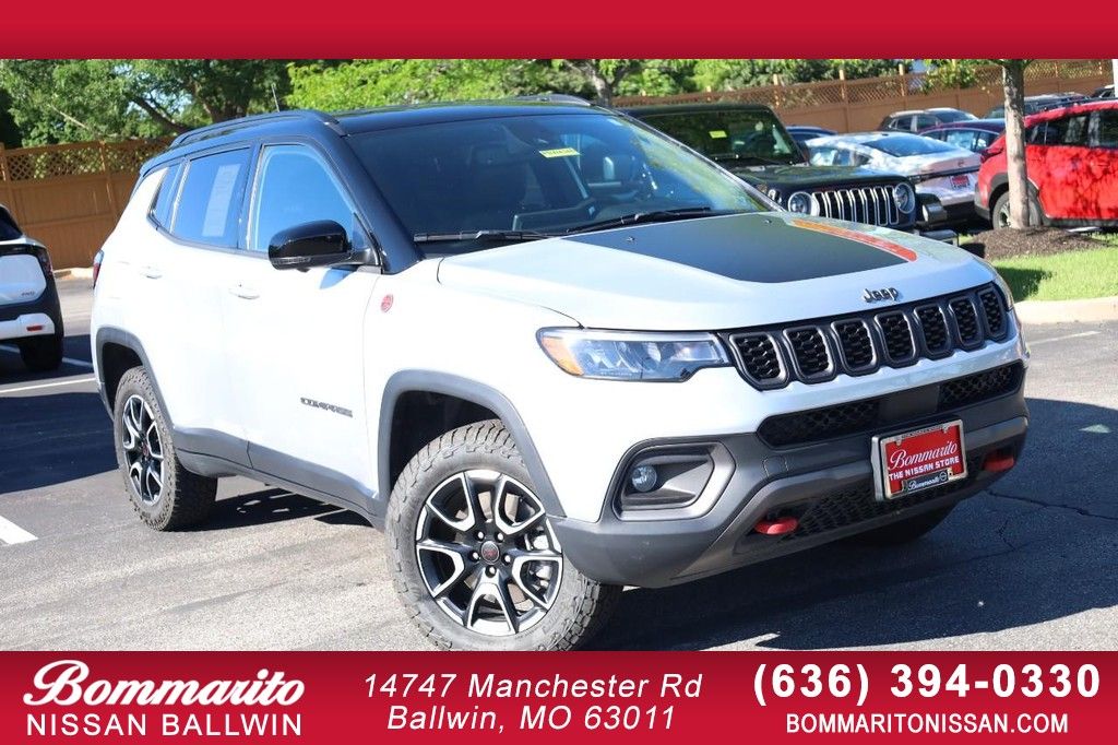 Silver 2025 Jeep Compass Trailhawk 4WD SUV / Crossover Four-Wheel Drive 8-Speed Automatic