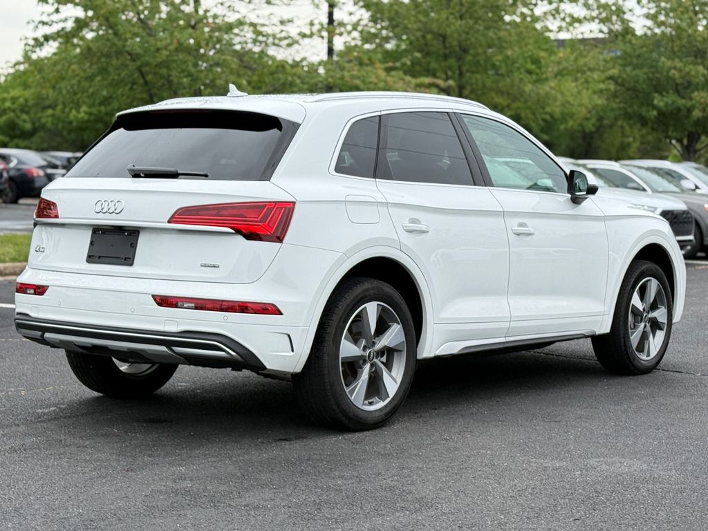 Thumbnail: 2023 Audi Q5 - 7