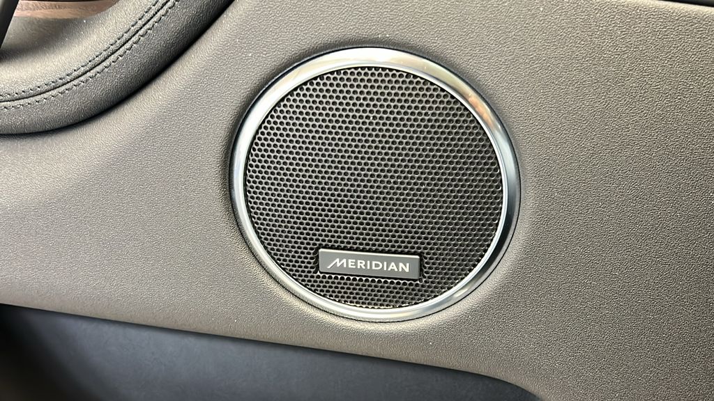 Thumbnail: 2025 Land Rover Discovery Sport - 21