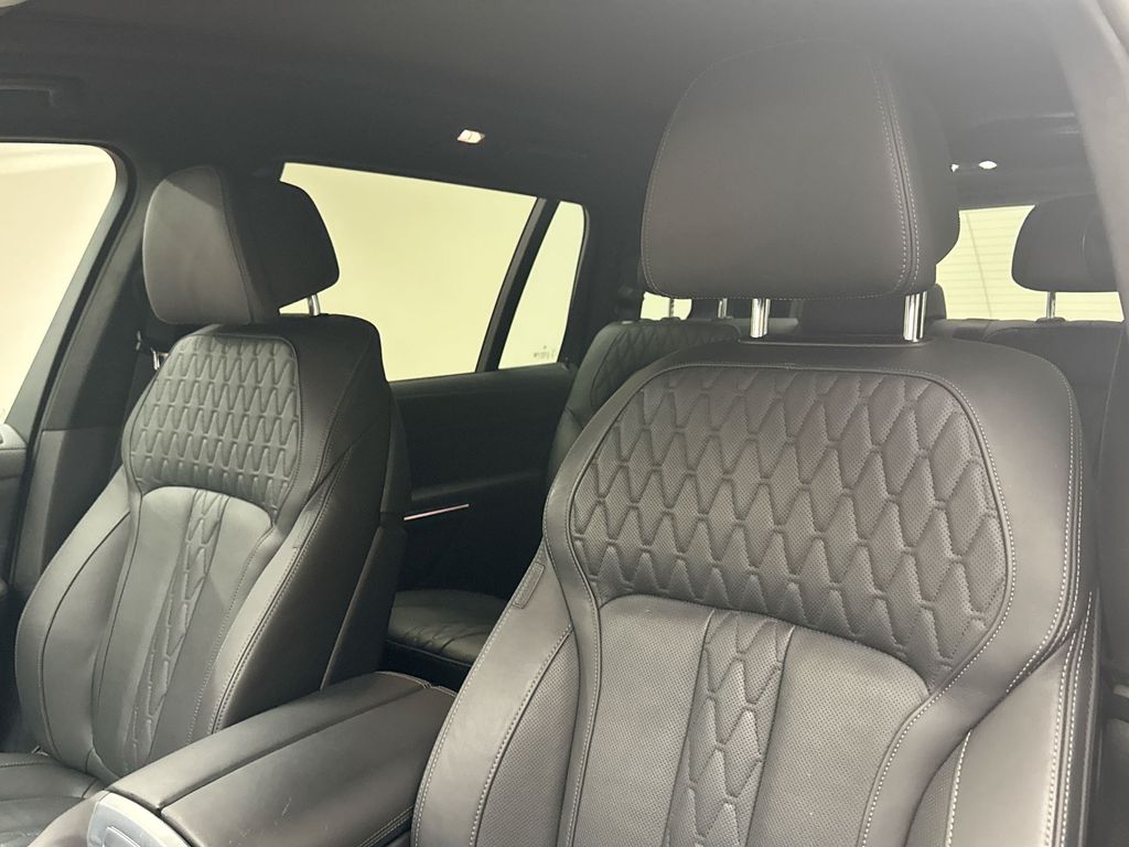2023 BMW X7 M60i 3
