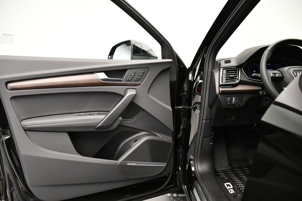 Thumbnail: 2025 Audi Q5 - 31