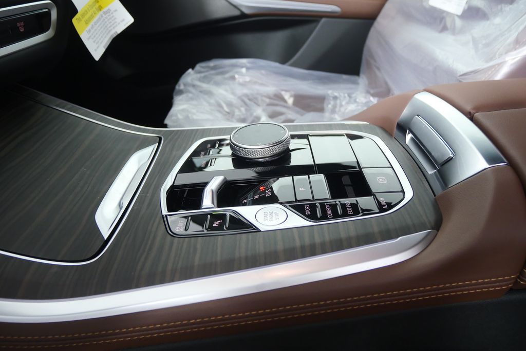 Thumbnail: 2026 BMW X5 - 21