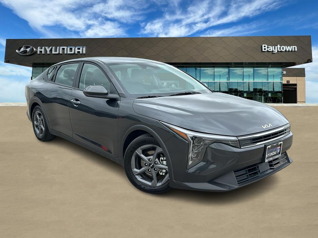 2025 Kia K4 LXS FWD