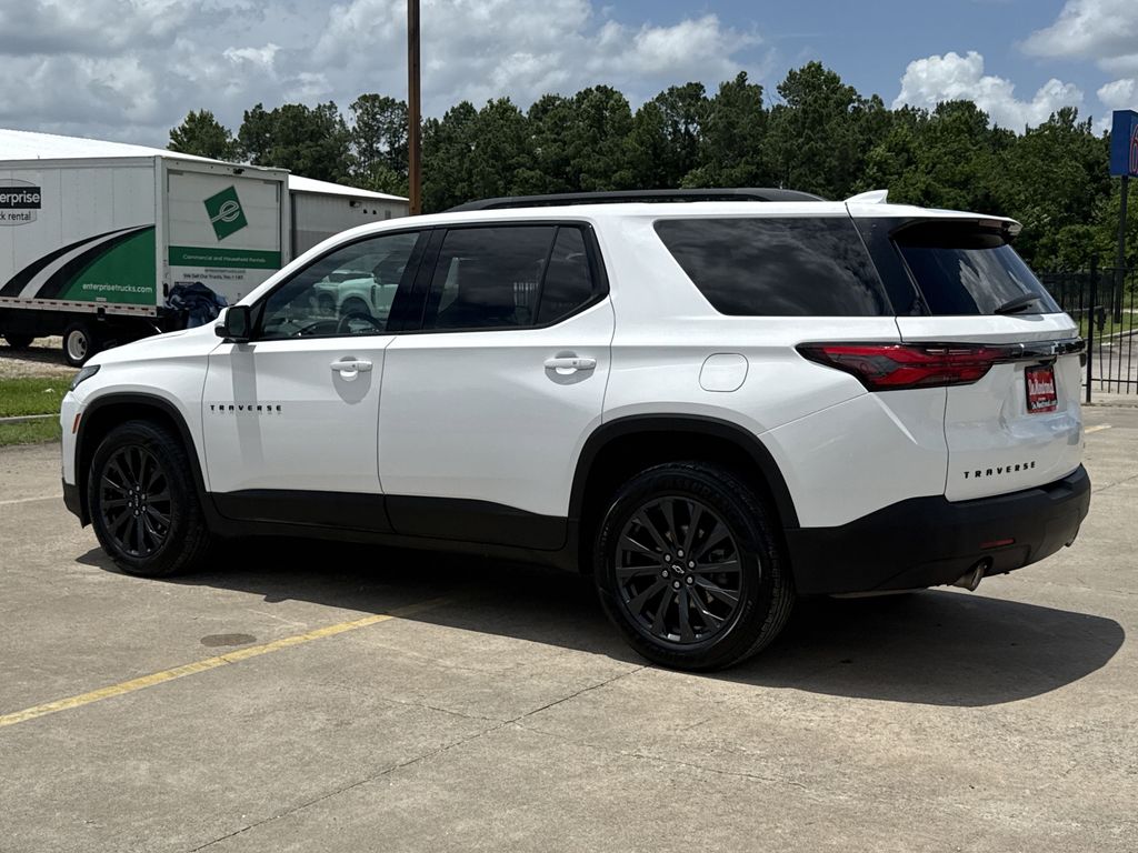 2023 Chevrolet Traverse RS White at Community Kia