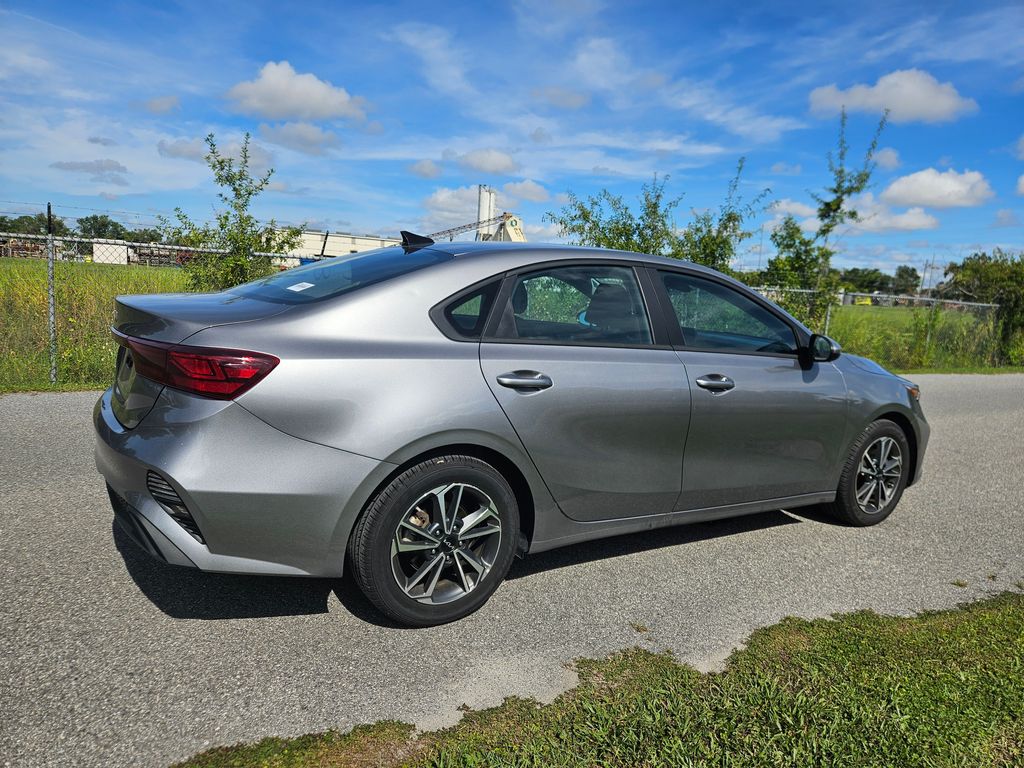 Thumbnail: 2023 Kia Forte - 4