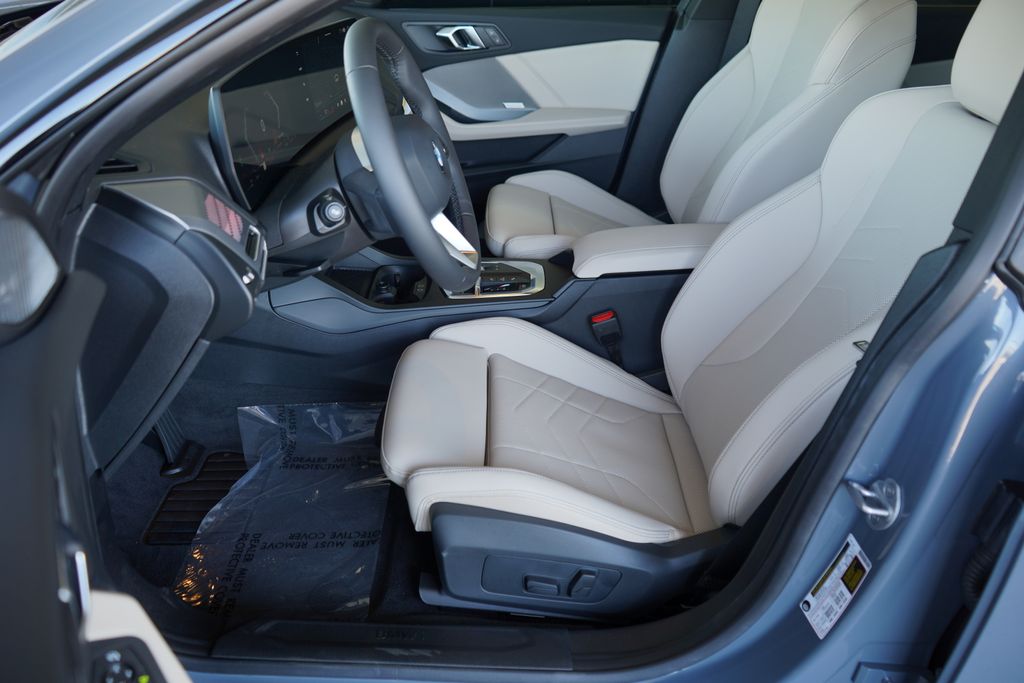 Thumbnail: 2026 BMW 2 Series - 10