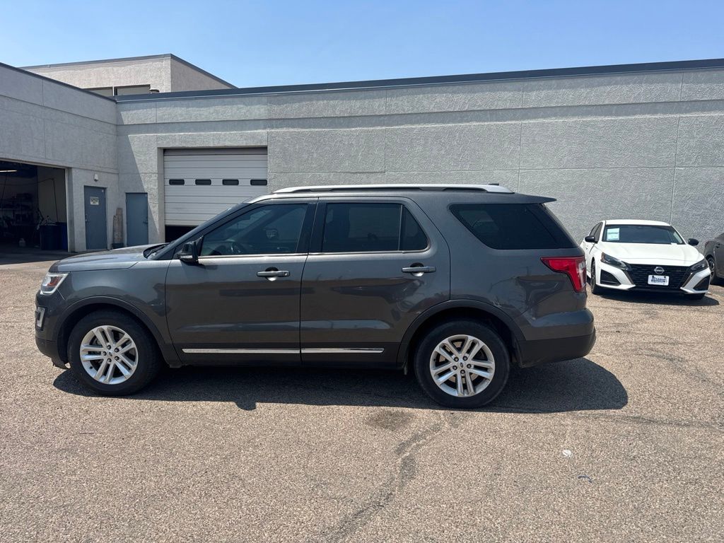 2017 Ford Explorer XLT - 0