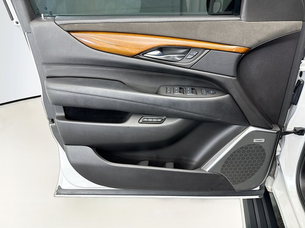 Thumbnail: 2016 Cadillac Escalade - 23