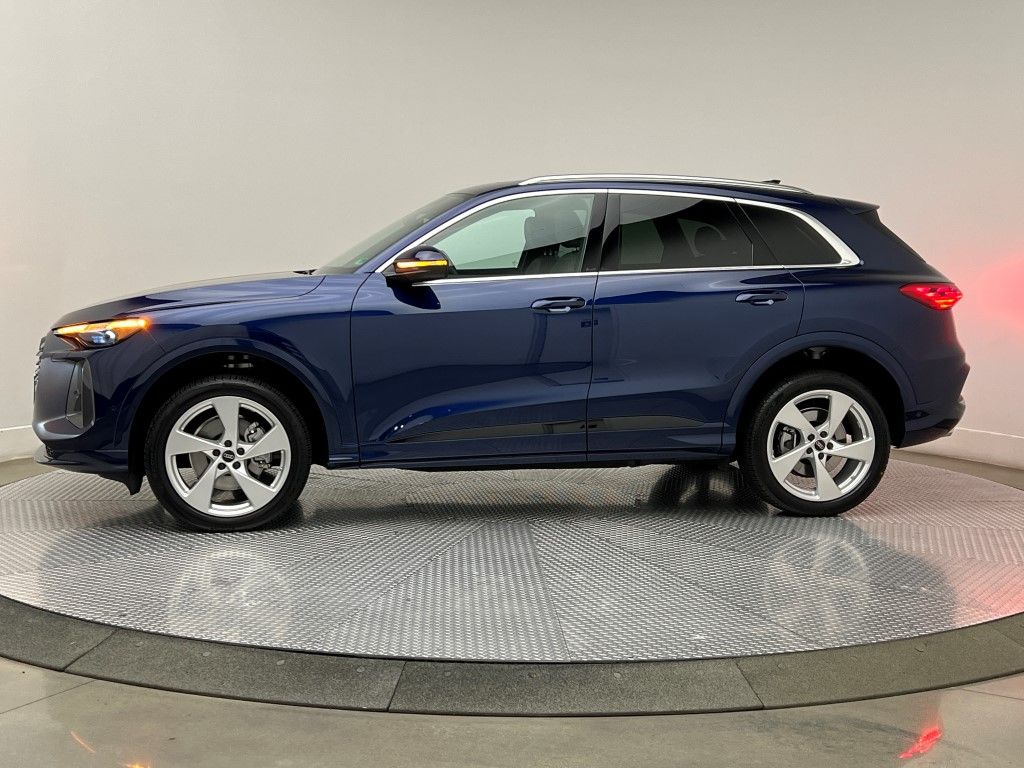 Thumbnail: 2025 Audi Q5 - 3