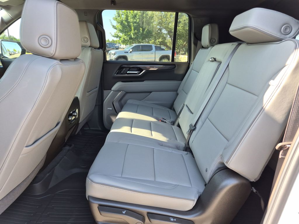New 2026 White GMC Elevation image 33