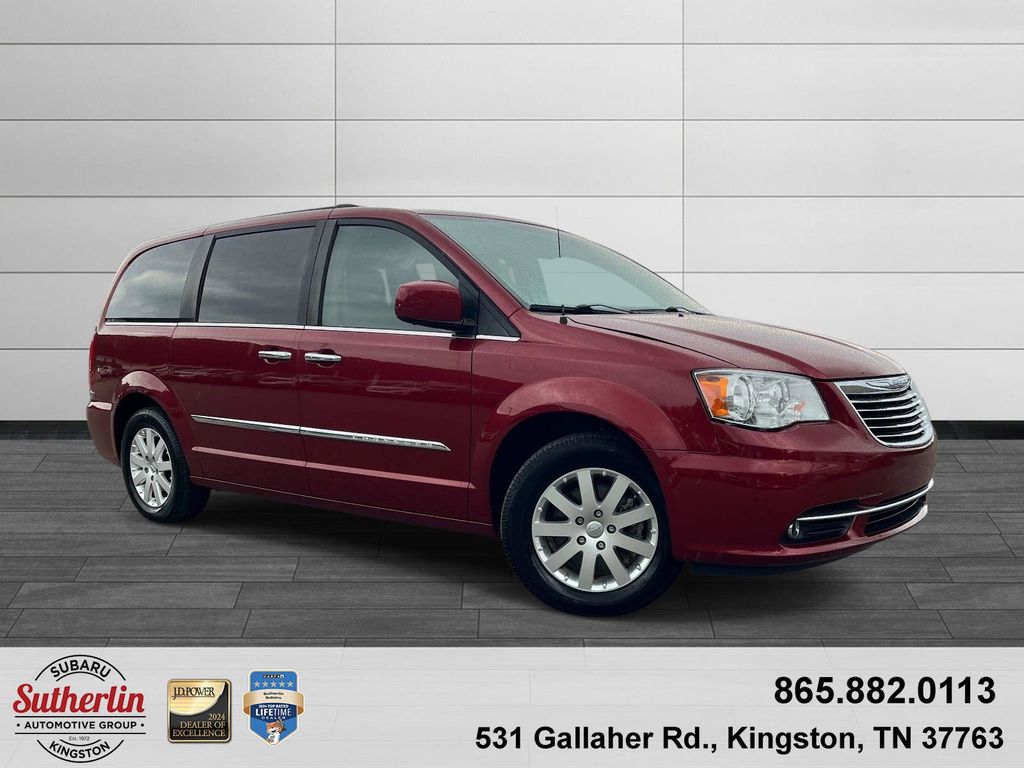 2016 Chrysler Town & Country Touring FWD