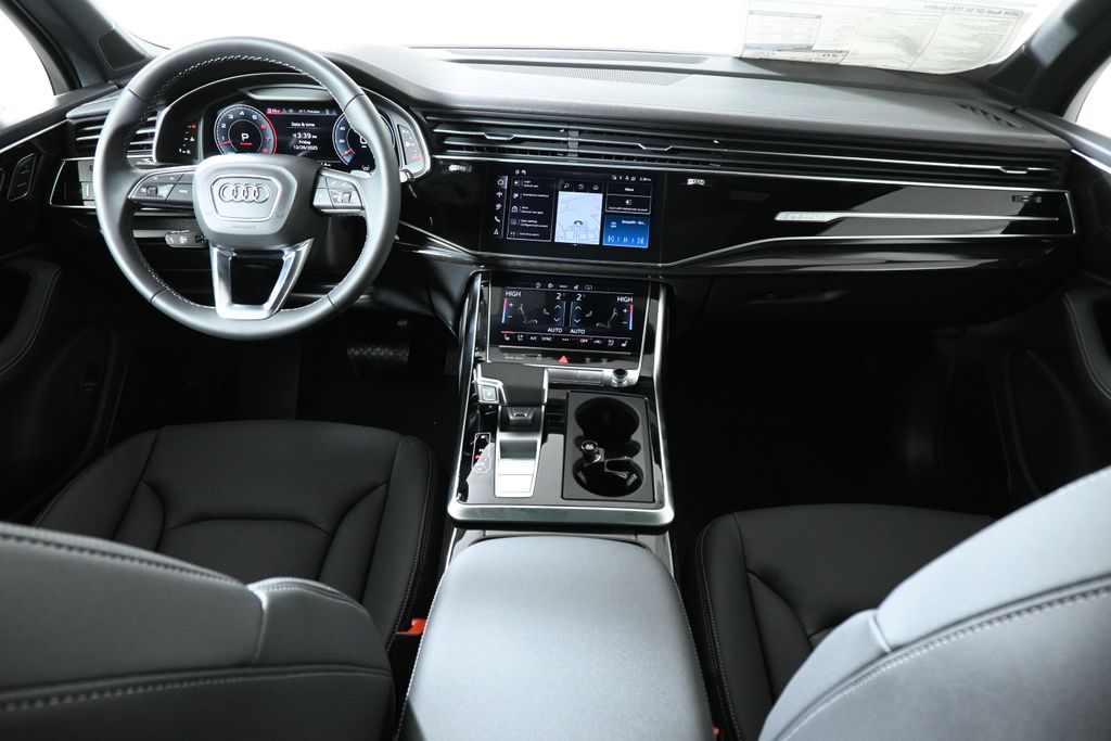 Thumbnail: 2026 Audi Q7 - 4