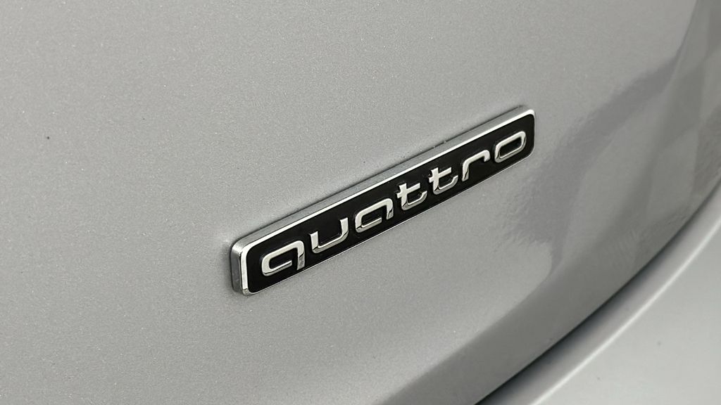 2022 Audi Q5 e Premium 10