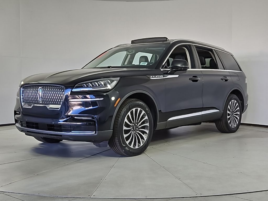 Thumbnail: 2023 Lincoln Aviator - 2