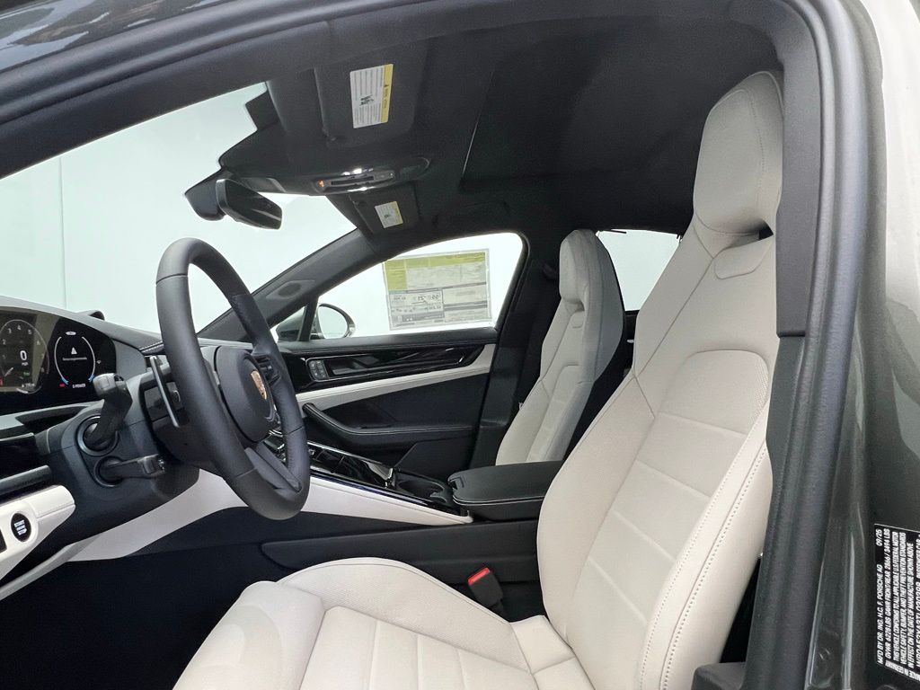 Thumbnail: 2026 Porsche Panamera - 5