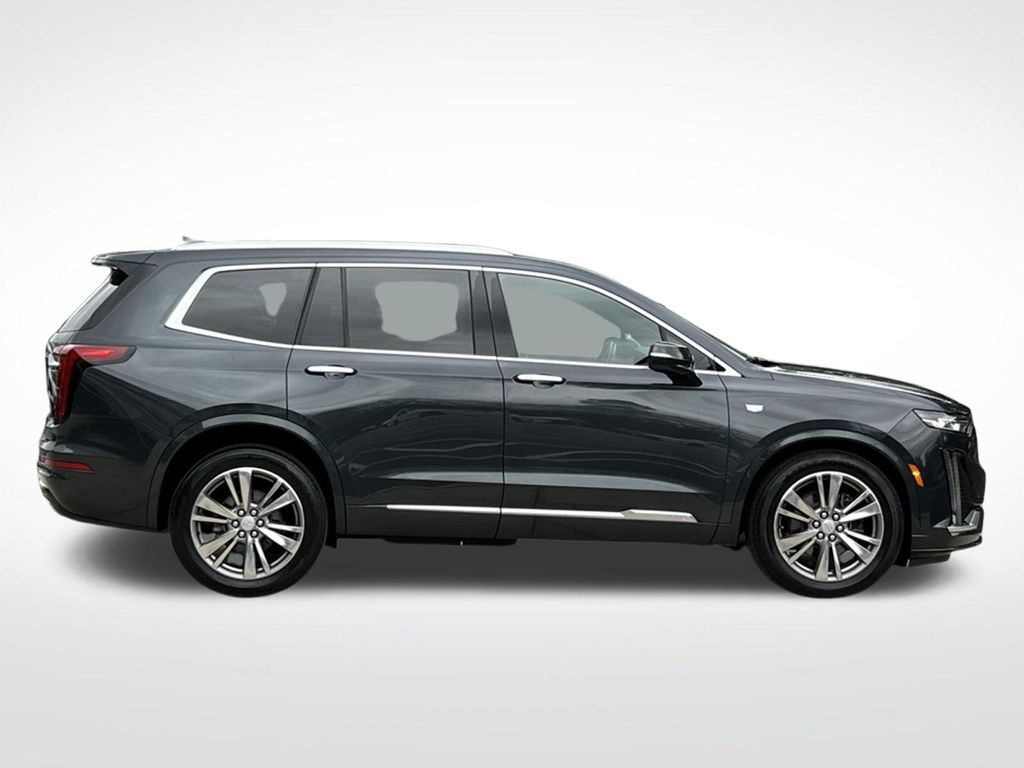 2022 Cadillac XT6 Premium Luxury - 4