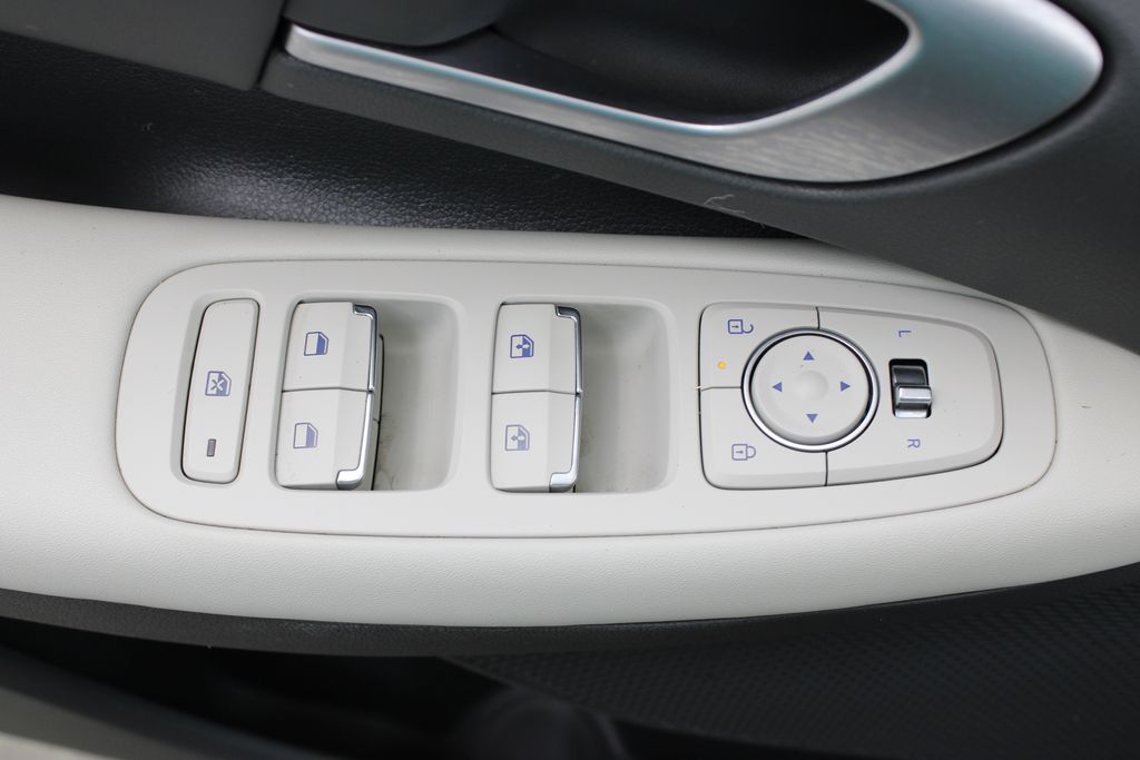 used 2025 Hyundai Sonata Hybrid car, priced at $23,999