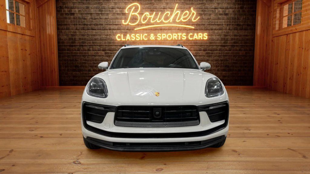 Used 2024 Chalk Porsche  image 19