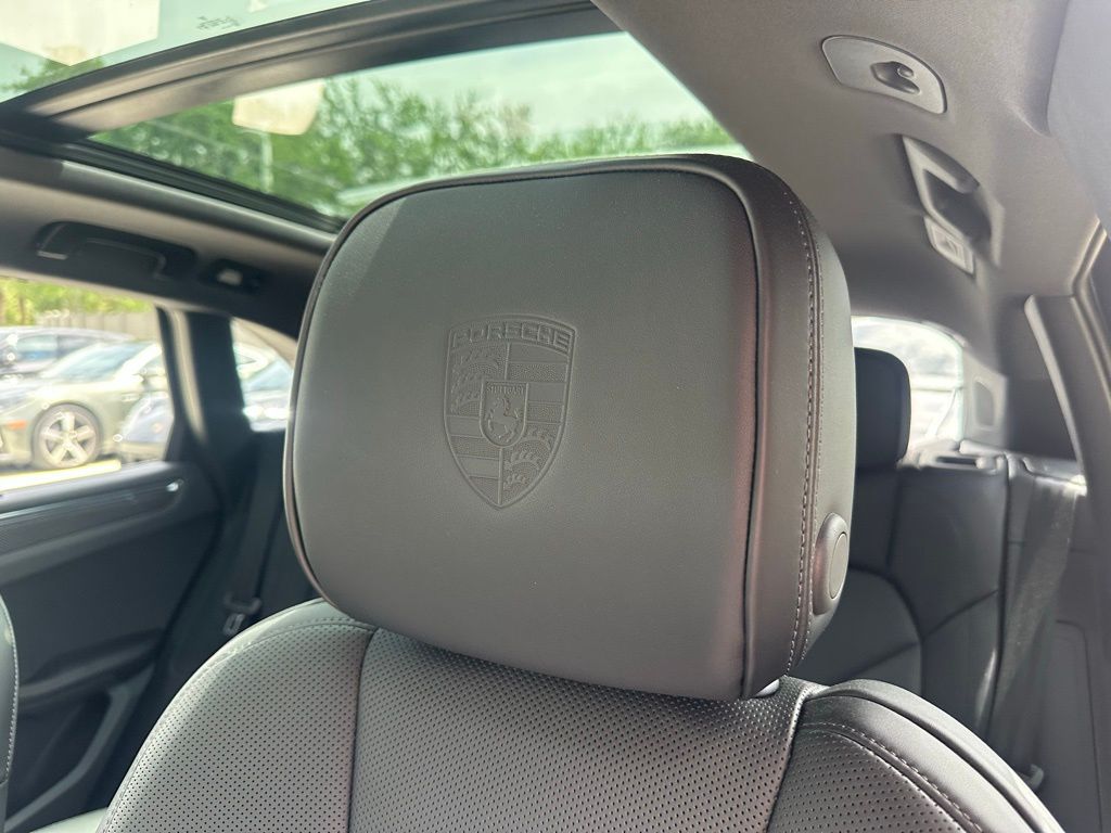 Thumbnail: 2026 Porsche Macan - 24