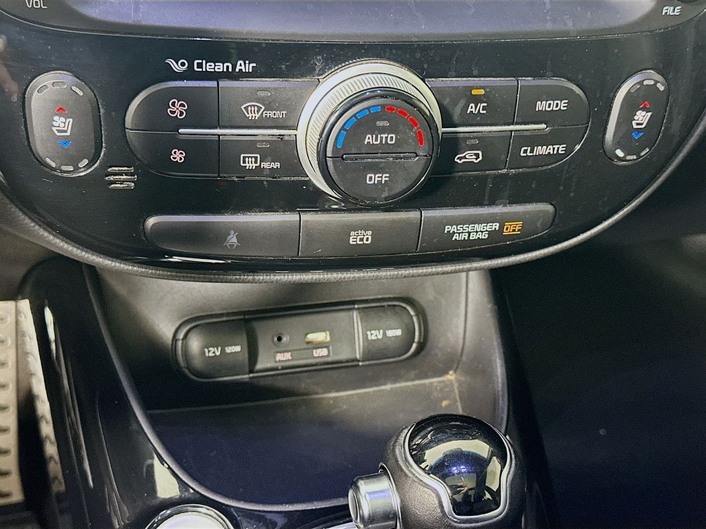 Thumbnail: 2015 Kia Soul - 15