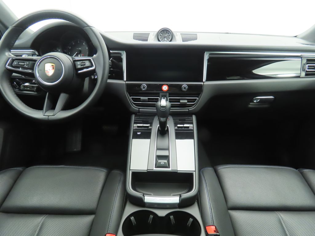 Thumbnail: 2022 Porsche Macan - 13