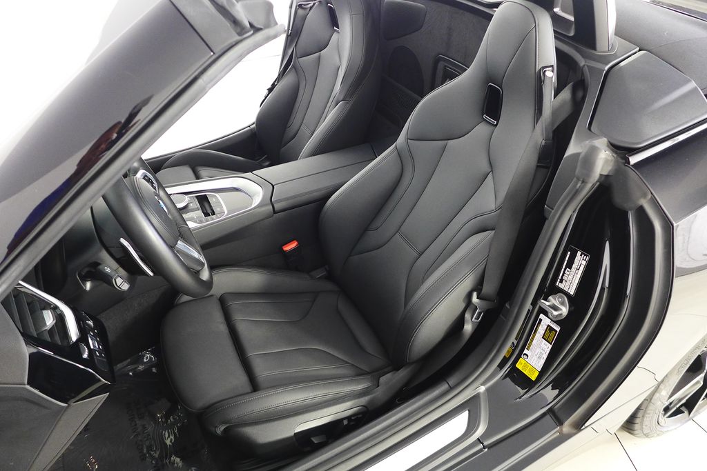 2022 BMW Z4 M40i 24
