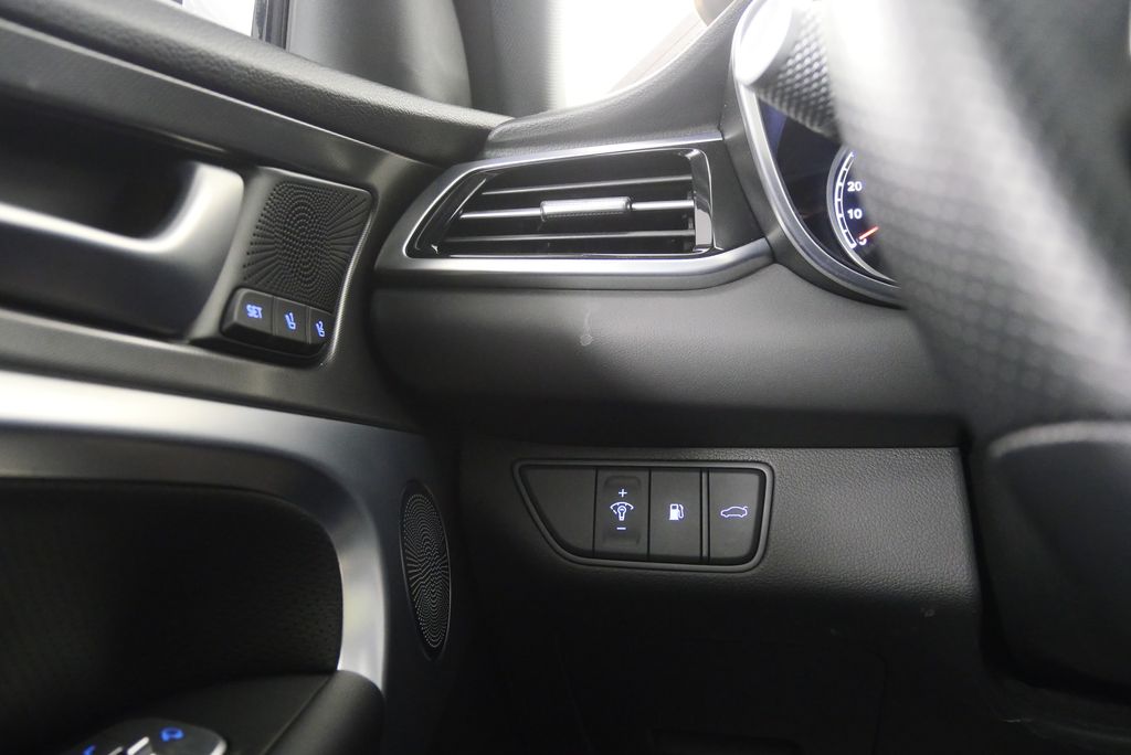 Thumbnail: 2024 Genesis G70 - 19